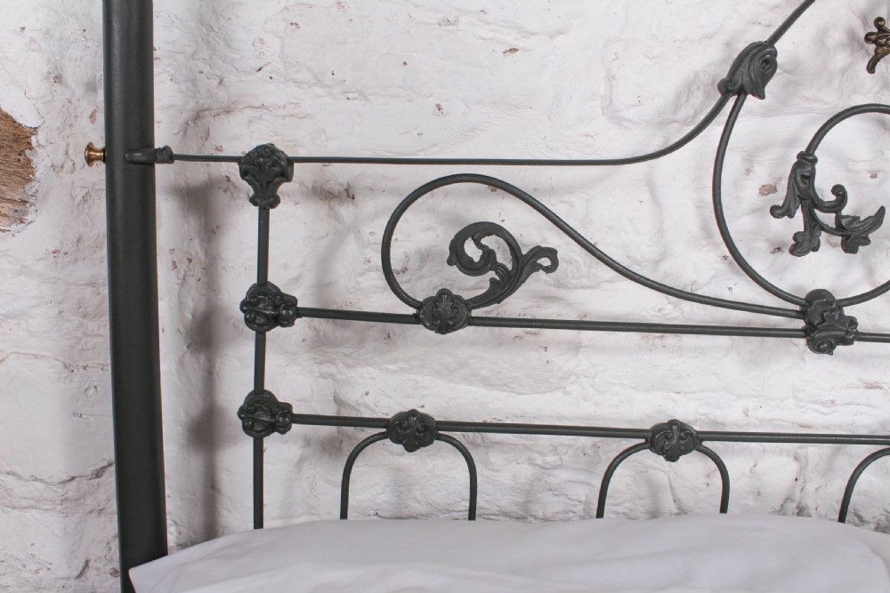 Beautiful Victorian Half Tester Winfield king size bed View XIV