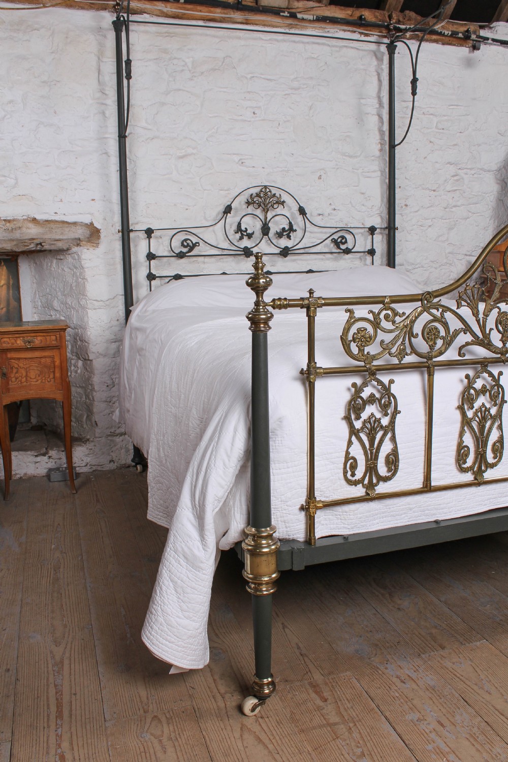 Beautiful Victorian Half Tester Winfield king size bed View XVIII