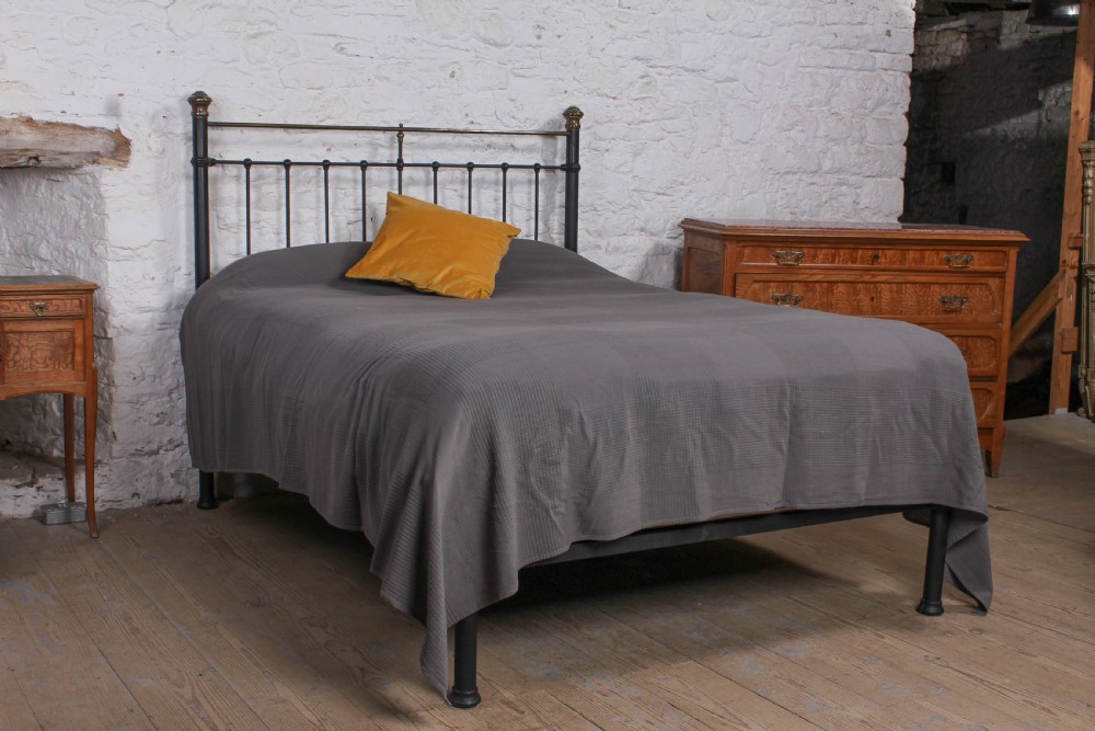 Classic Edwardian no end king size bed