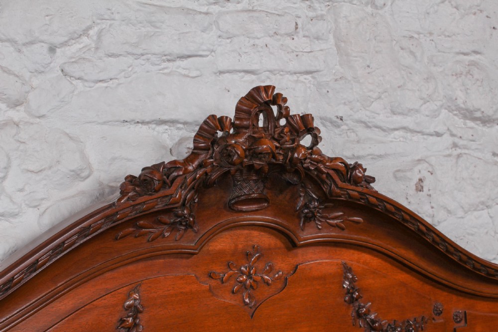 Beautiful Louis XVI style king size bed with exquisite carving View XII