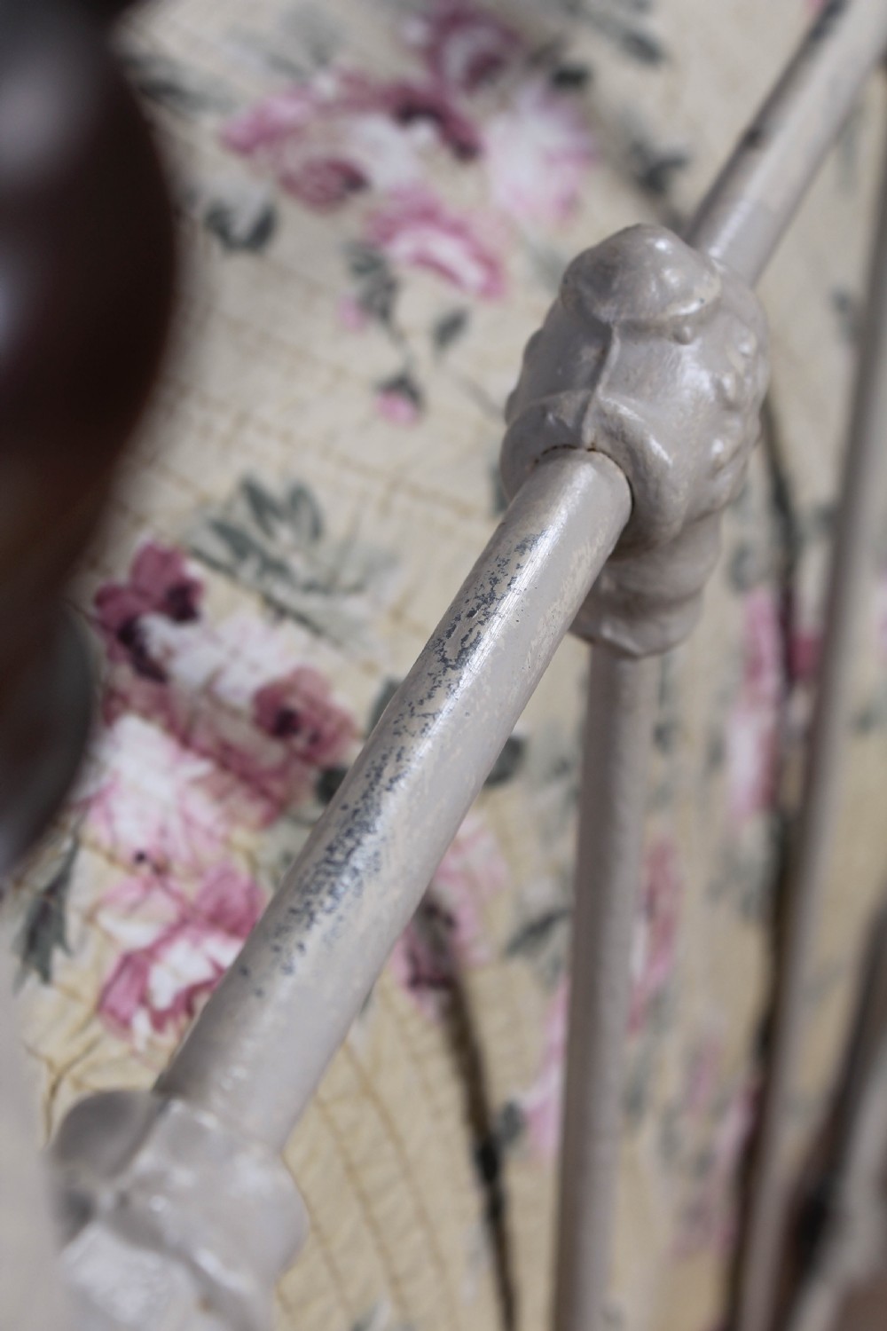 Classic French king size brass and iron bed View IV