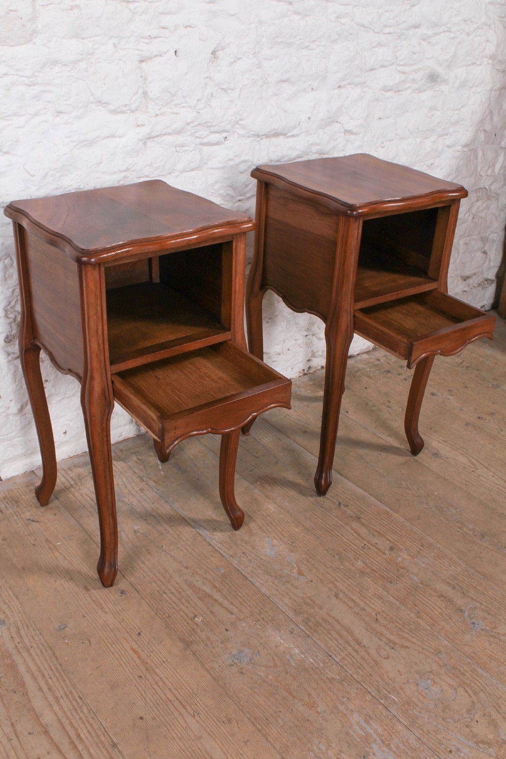 Very nice pair of simple  Louis XV style bedsides View IV