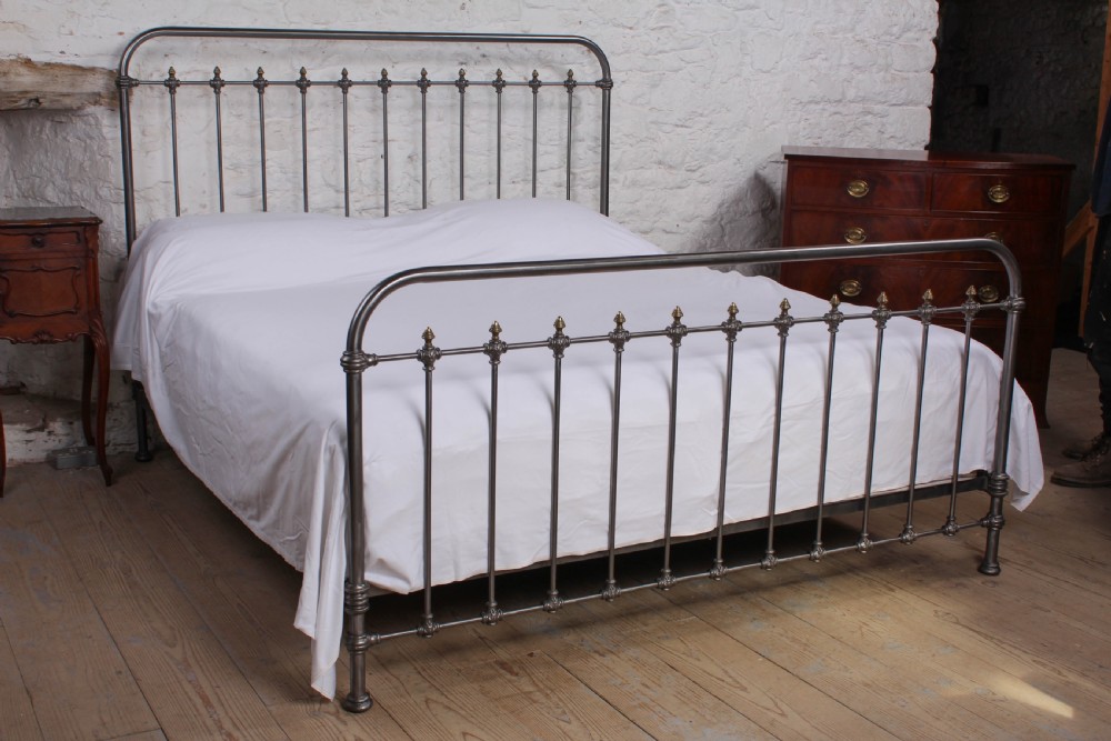 Fabulous French 6Ft super king size burnished and brass bed View IX