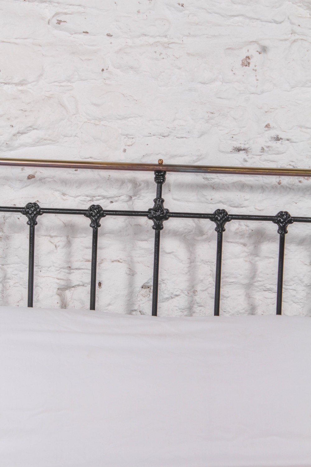 Classic Victorian antiqued brass and iron king size bed View VIII