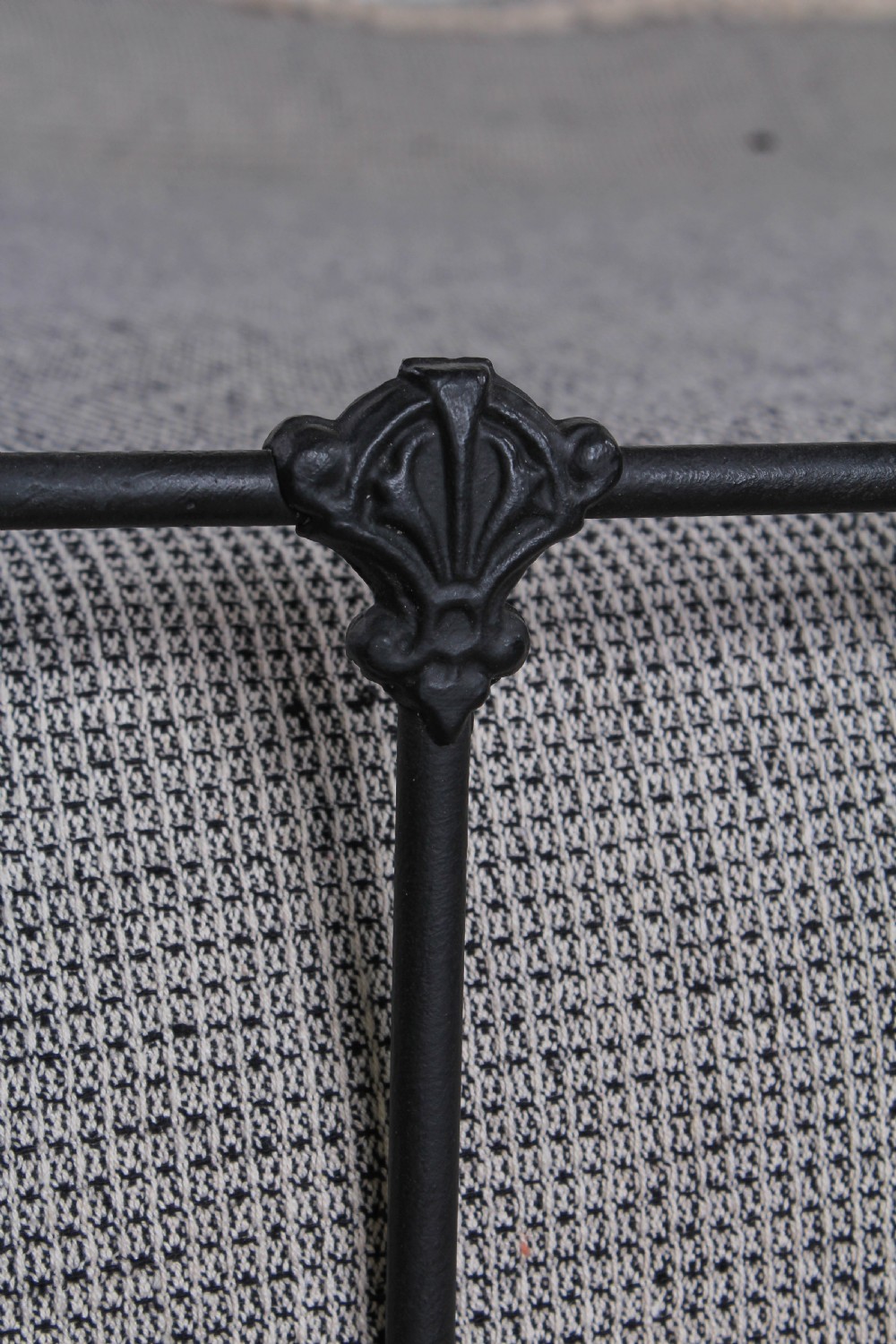 Classic Victorian 5Ft king size bed  View IV