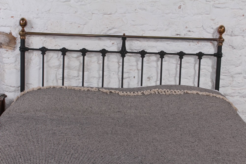 Classic Victorian 5Ft king size bed  View V