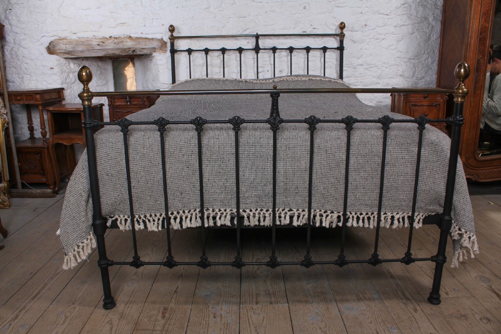 Classic Victorian 5Ft king size bed  View VII