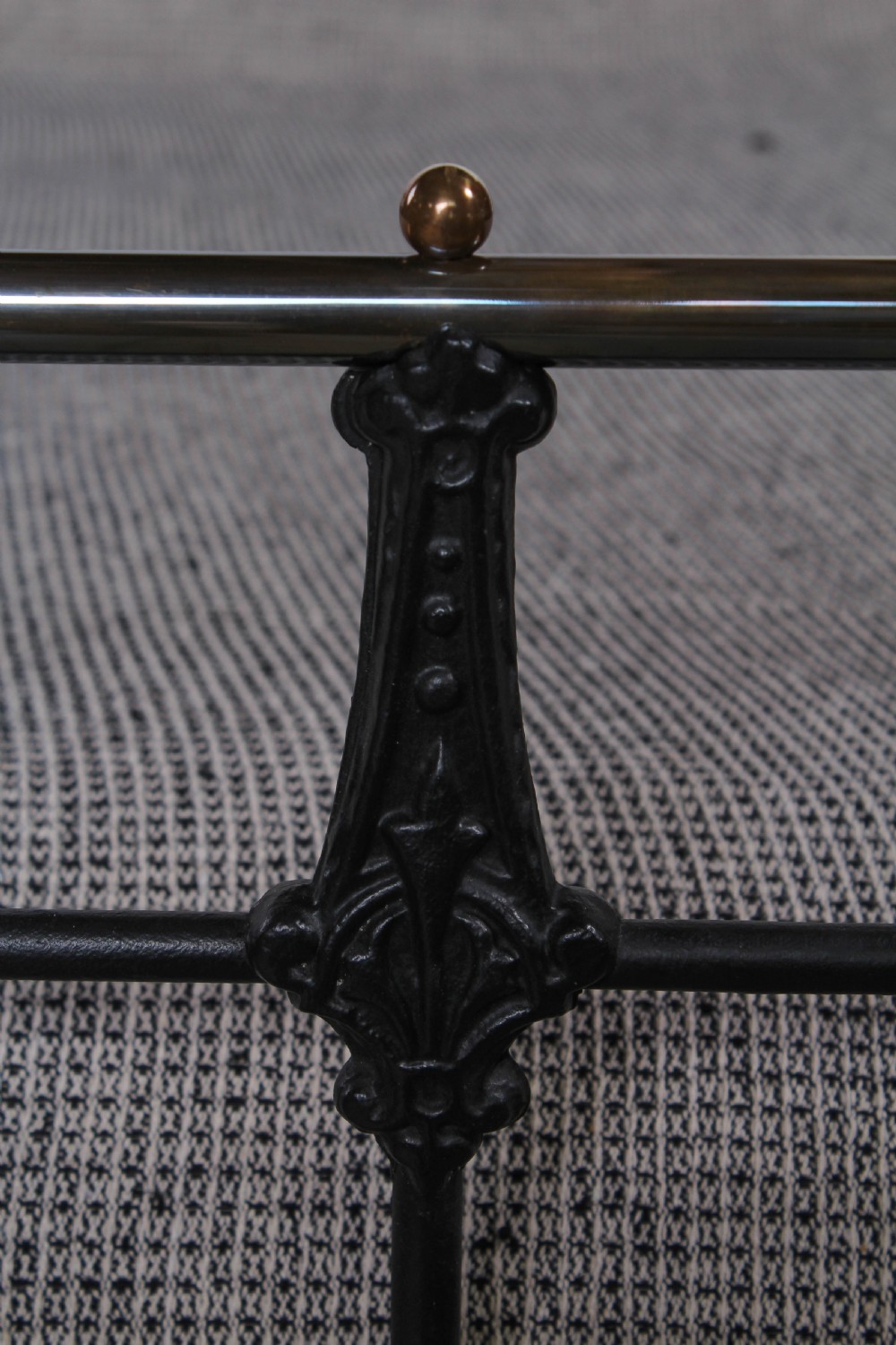 Classic Victorian 5Ft king size bed  View IX