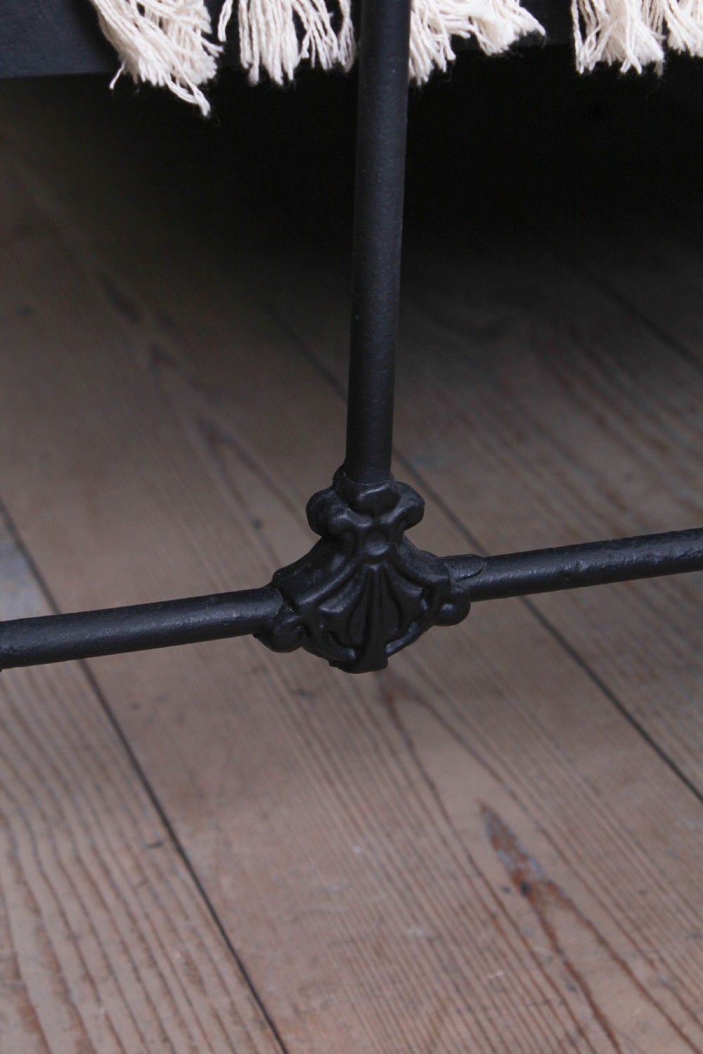 Classic Victorian 5Ft king size bed  View X