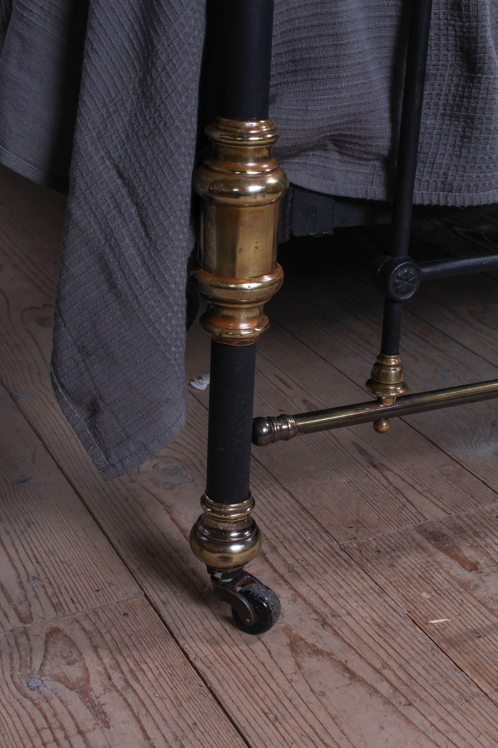 Beautiful Victorian king size half tester bed View VI