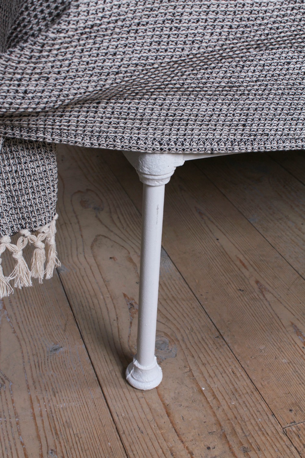 Pretty pair of Irish iron no end simple beds View VIII