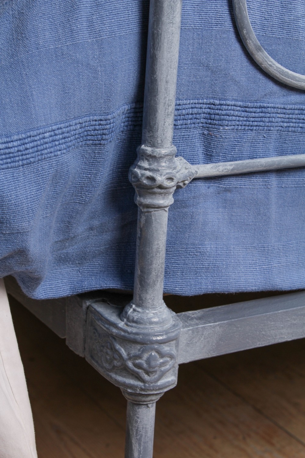 Lovely rare Victorian iron double bed View VIII