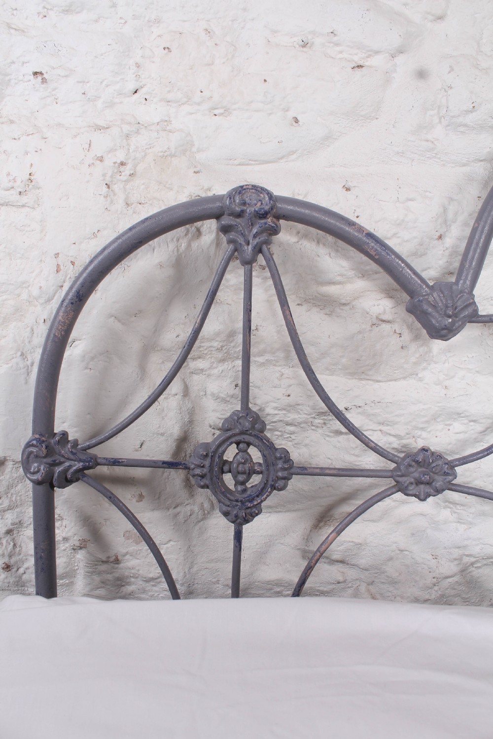 Lovely all iron no end double bed View III