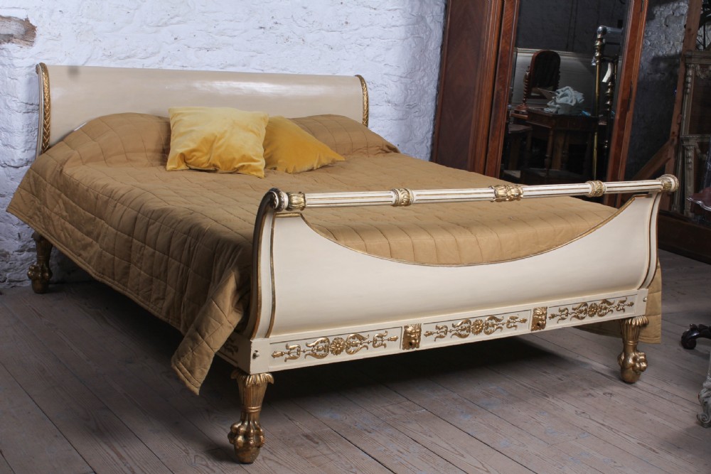 Very rare Renaissance style sleigh bed with parcel gilt View IV