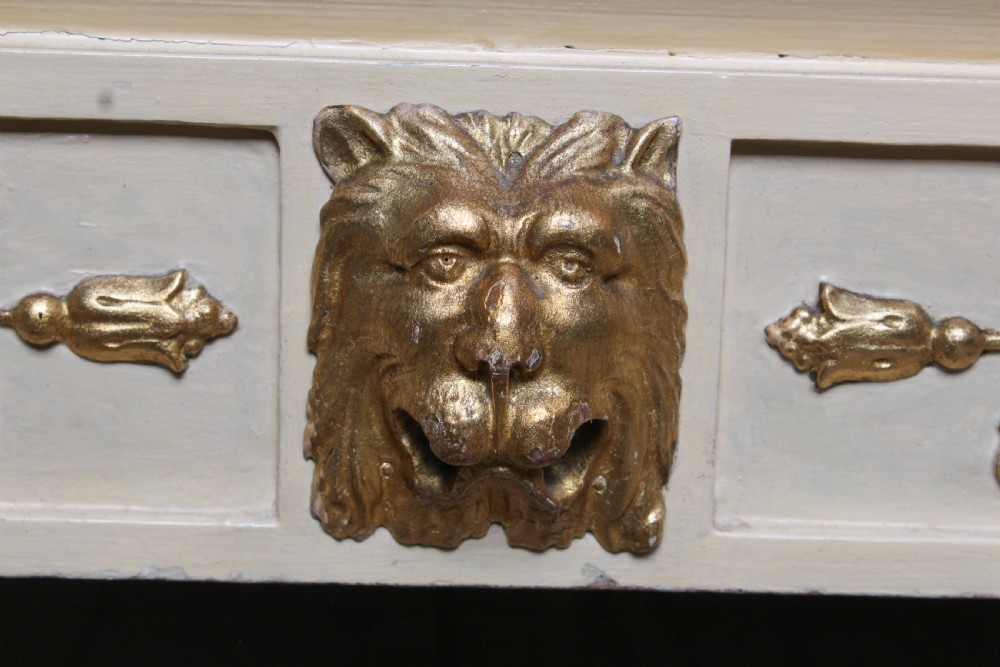 Very rare Renaissance style sleigh bed with parcel gilt View VII