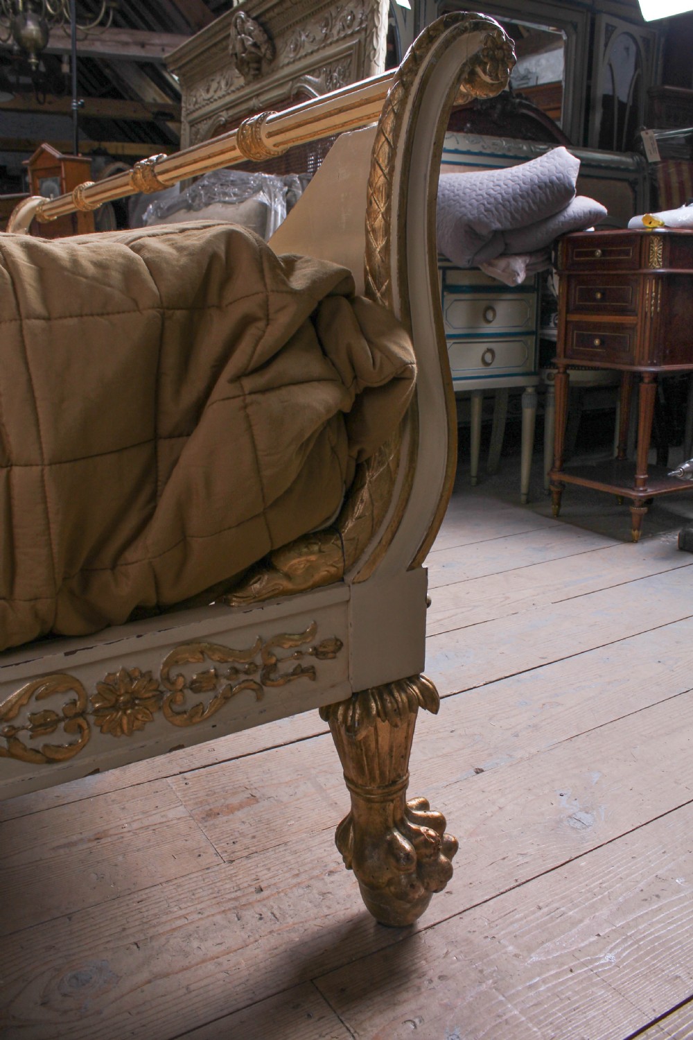 Very rare Renaissance style sleigh bed with parcel gilt View XIV