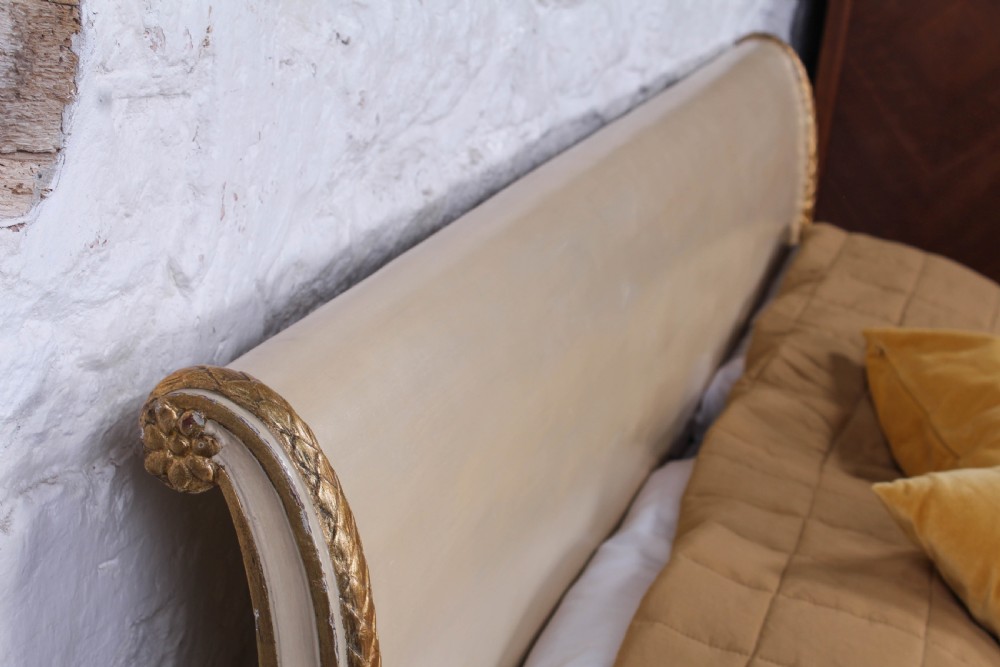 Very rare Renaissance style sleigh bed with parcel gilt View XVI