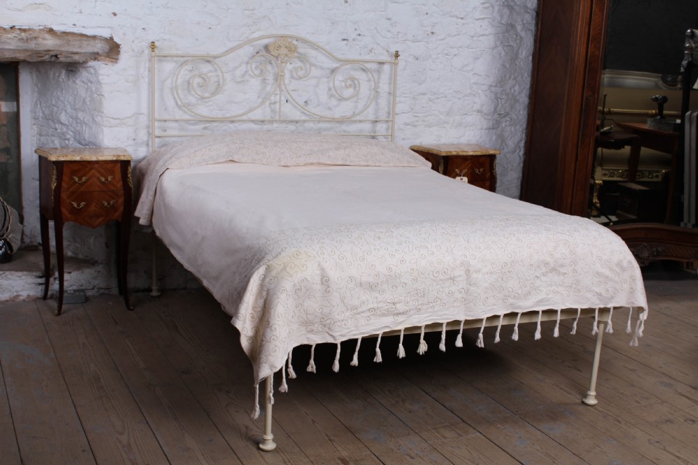 Pretty forged iron no end double bed
