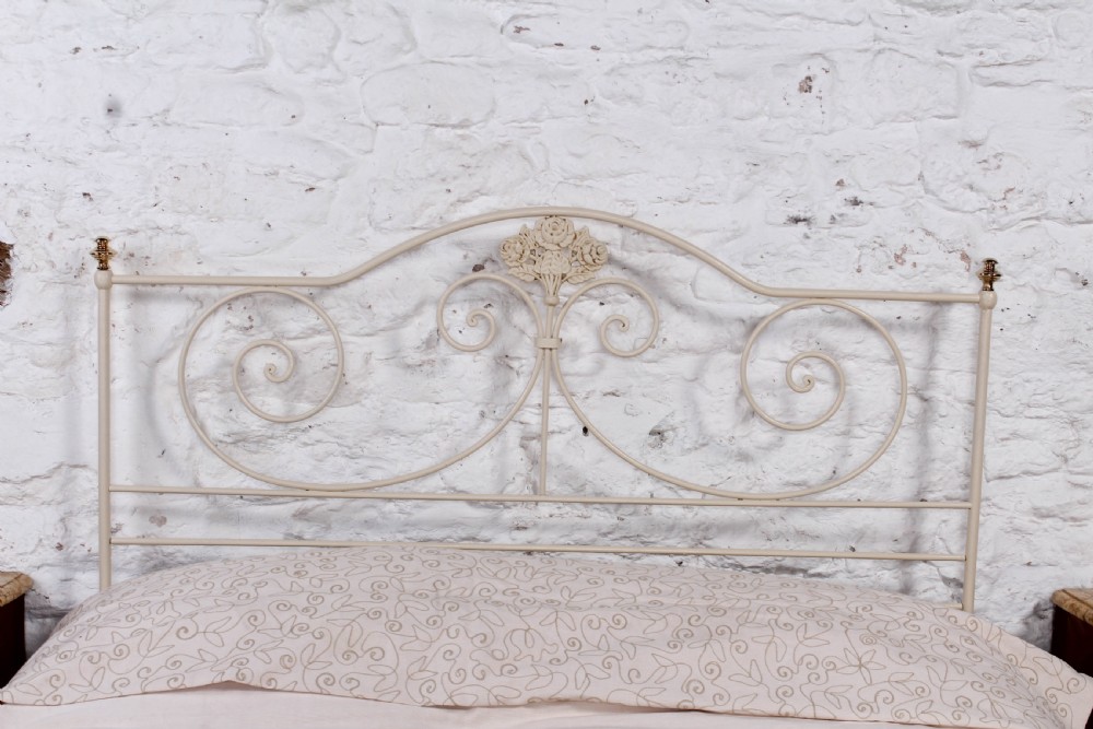 Pretty forged iron no end double bed View III