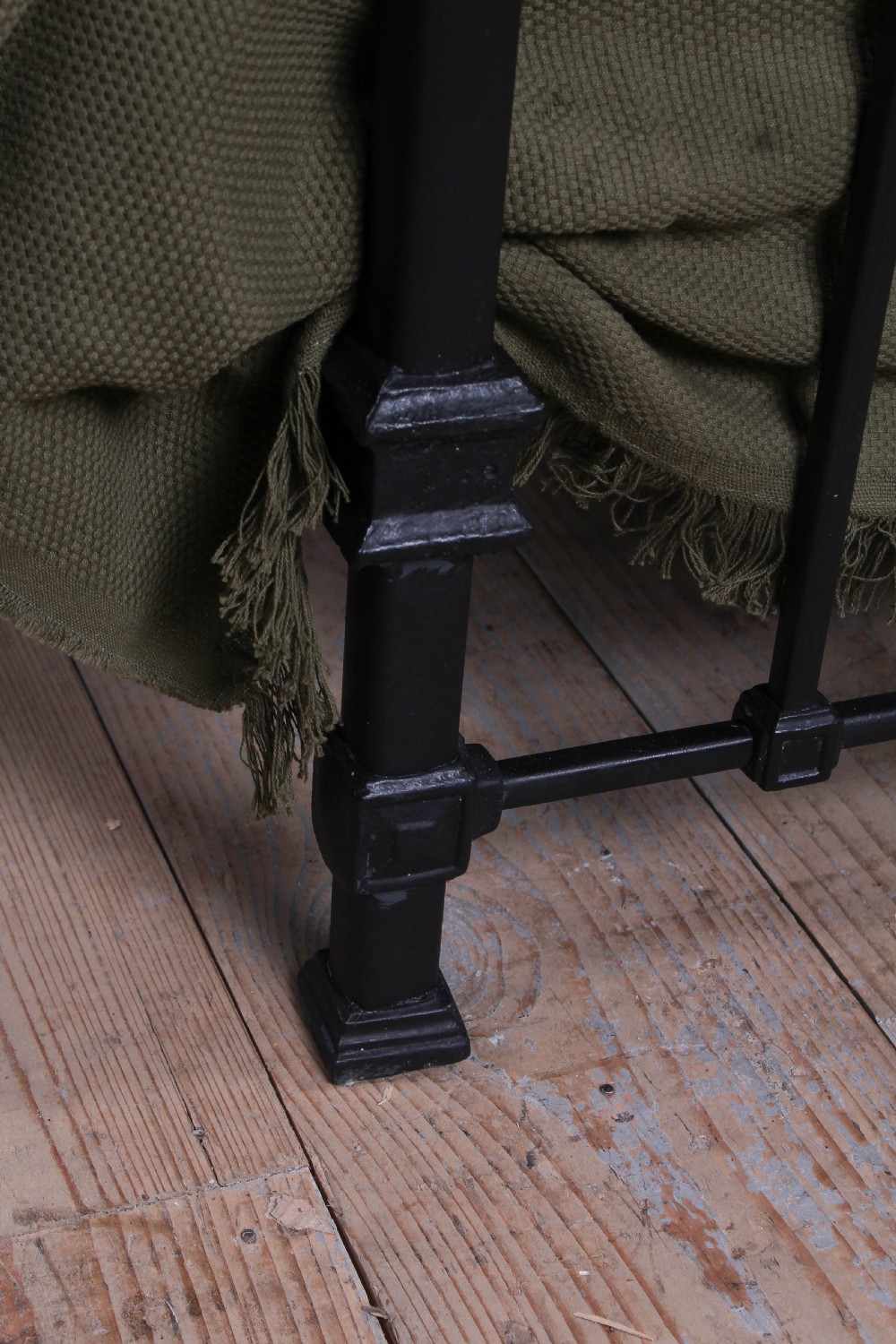Classic Edwardian brass and iron single bed View VIII