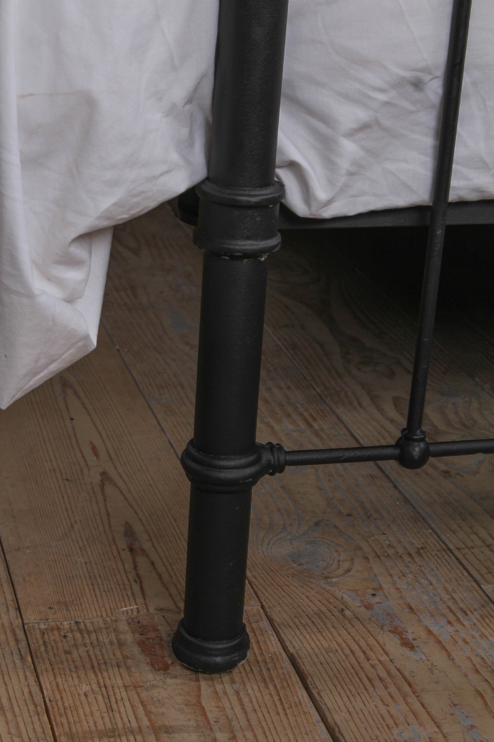 Classic Edwardian king size bed  View VII