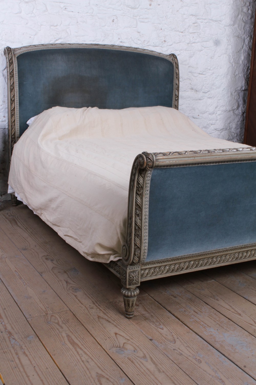 French upholstered king size Lit Bateau View VI