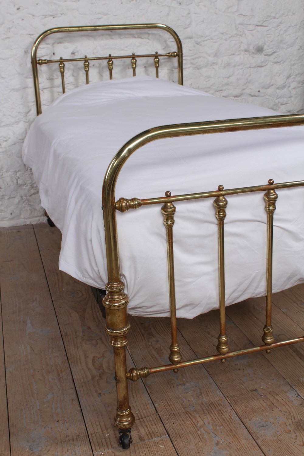 Attractive Victorian all brass single bed View VIII