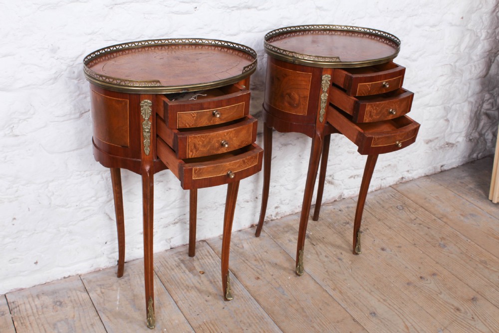Very nice pair French oval lamp bedsides View VIII