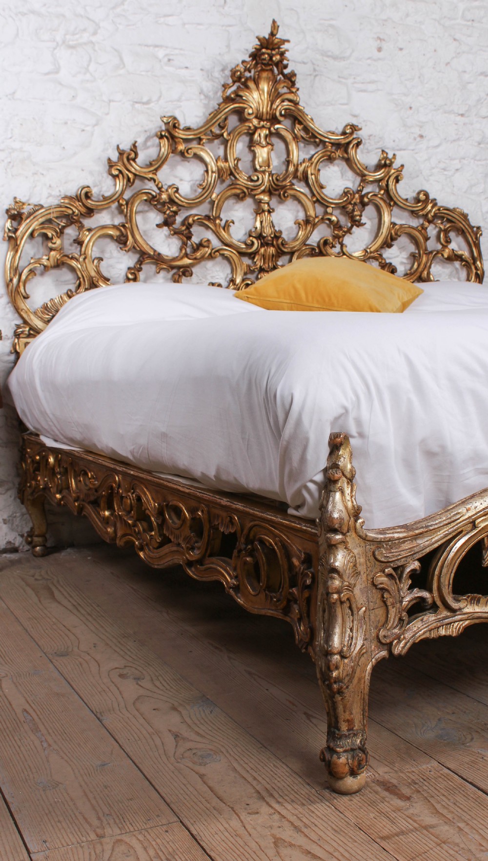 Spectacular Rococo Italian gilded super king size bed  View VI