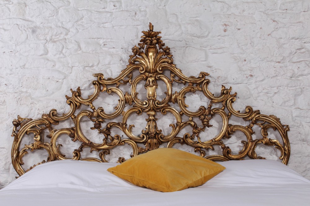 Spectacular Rococo Italian gilded super king size bed  View VII