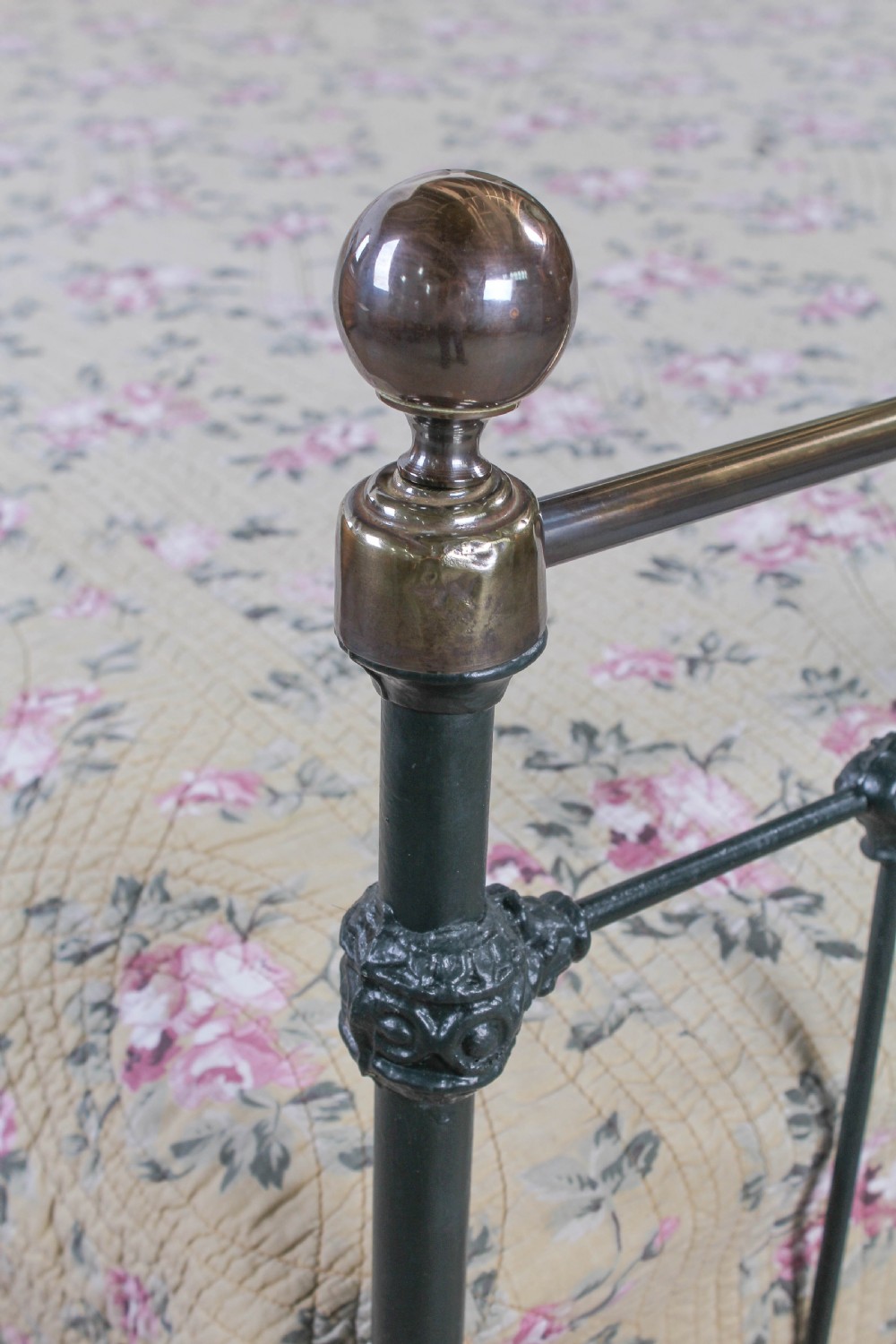Classic Victorian 5Ft king size brass and iron bed View V