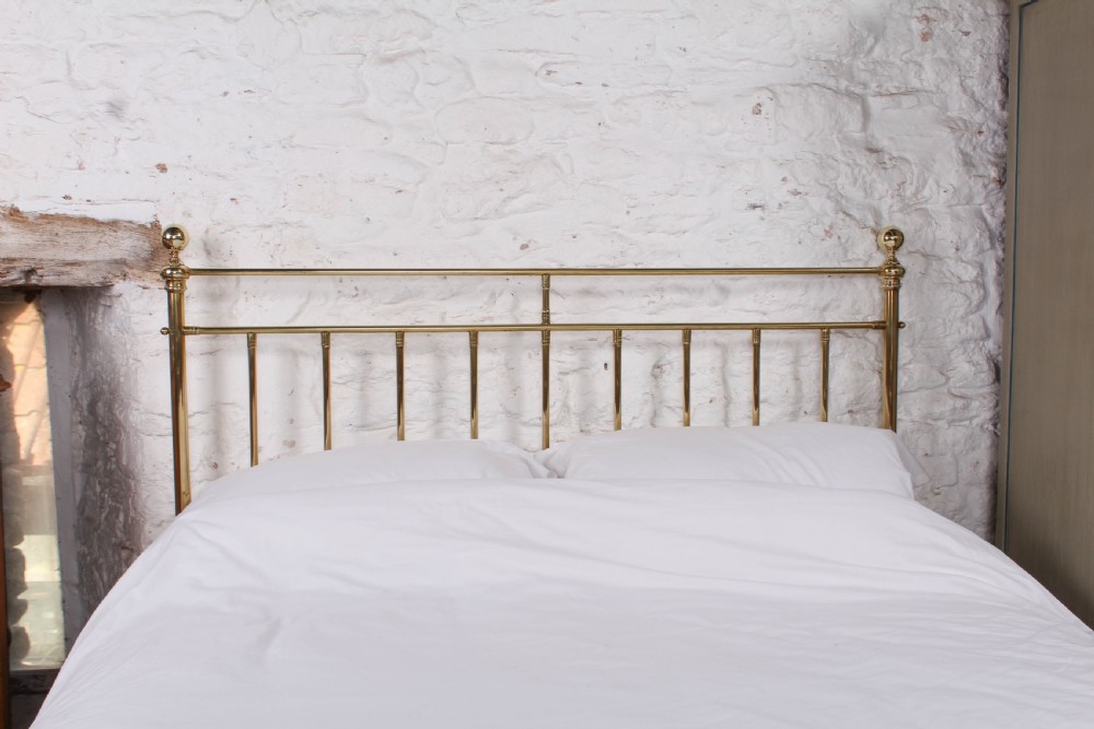 Striking simple classic Victorian all brass king size bed View IV