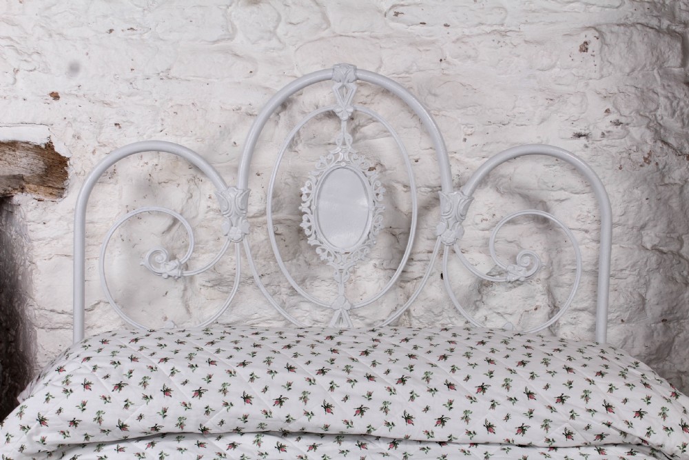 Very pretty Victorian queen size all iron bed  View VI