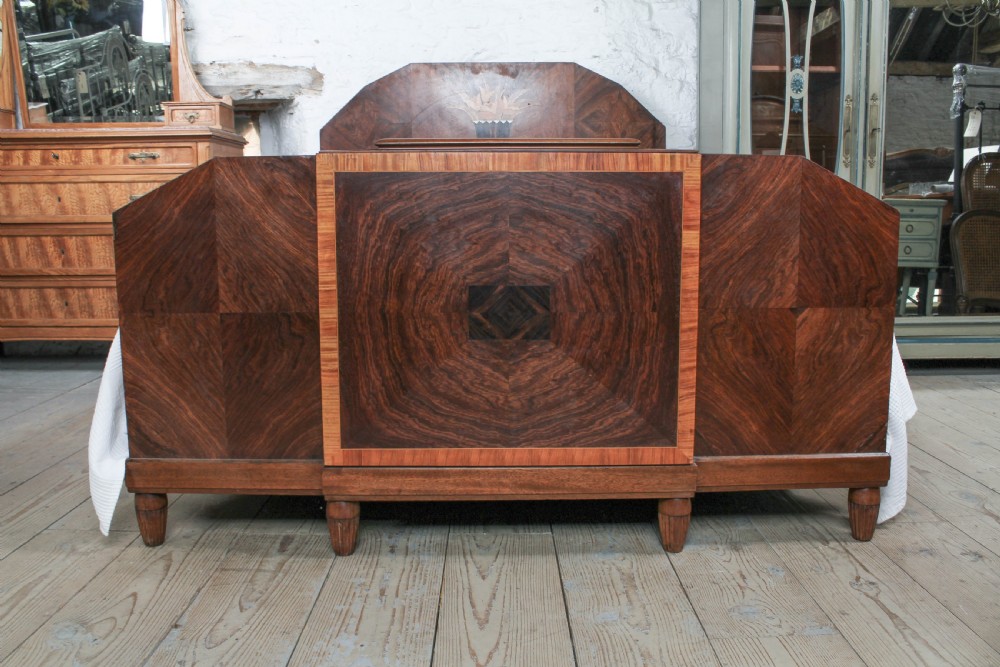 Amazing 1930s Art Deco king size bed with a hidden dressing table View VII