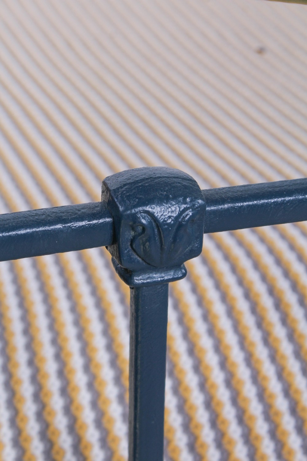 Classic Edwardian square tube dip rail bed  View III