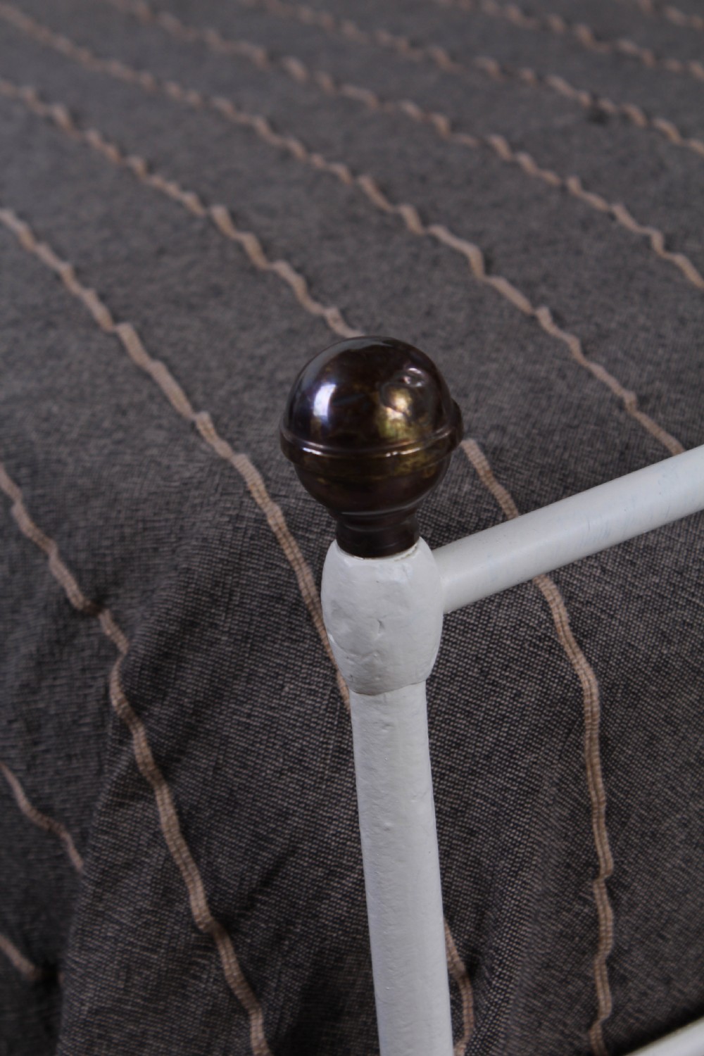 Pretty king size forged iron bed View III