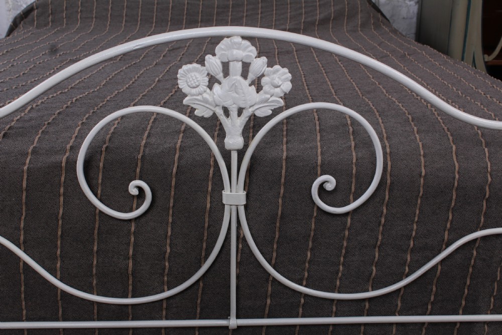 Pretty king size forged iron bed View VI