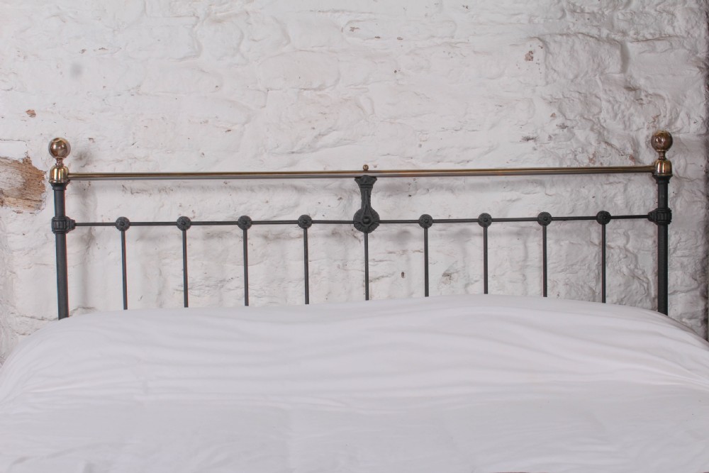 Classic Victorian 5Ft king size brass and iron bed View VI