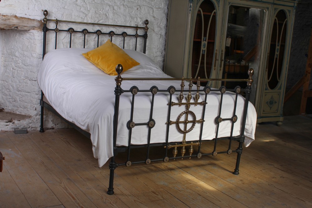 Very nice Victorian brass and iron double bed