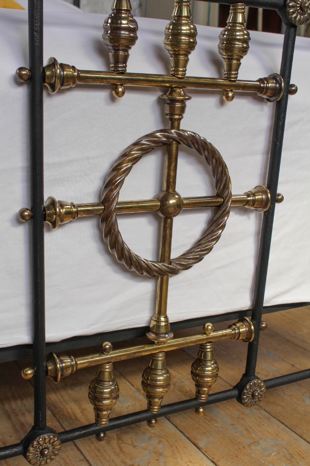Very nice Victorian brass and iron double bed View IV