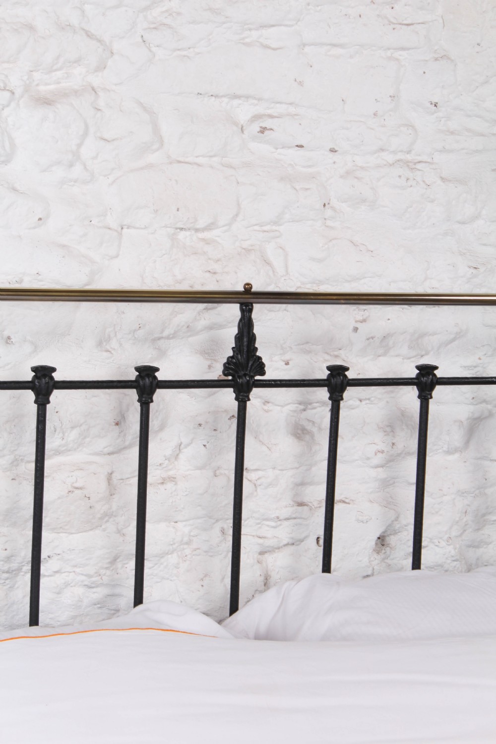 Classic Victorian no end black and aged brass king size bed View VI