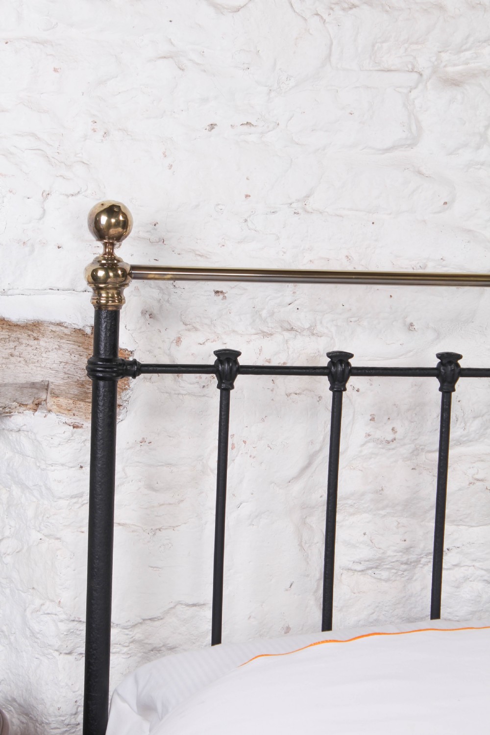 Classic Victorian no end black and aged brass king size bed View VII