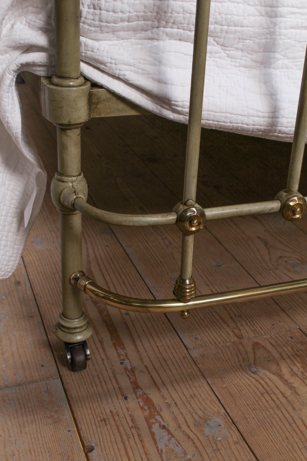 Gorgeous bow foot Victorian 6Ft super king size bed by Scholbred View VI