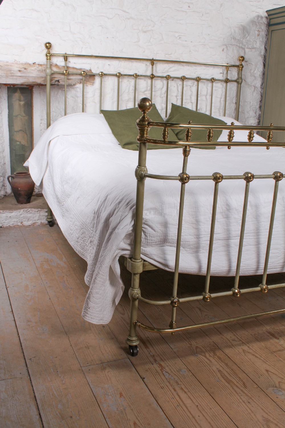 Gorgeous bow foot Victorian 6Ft super king size bed by Scholbred View IX