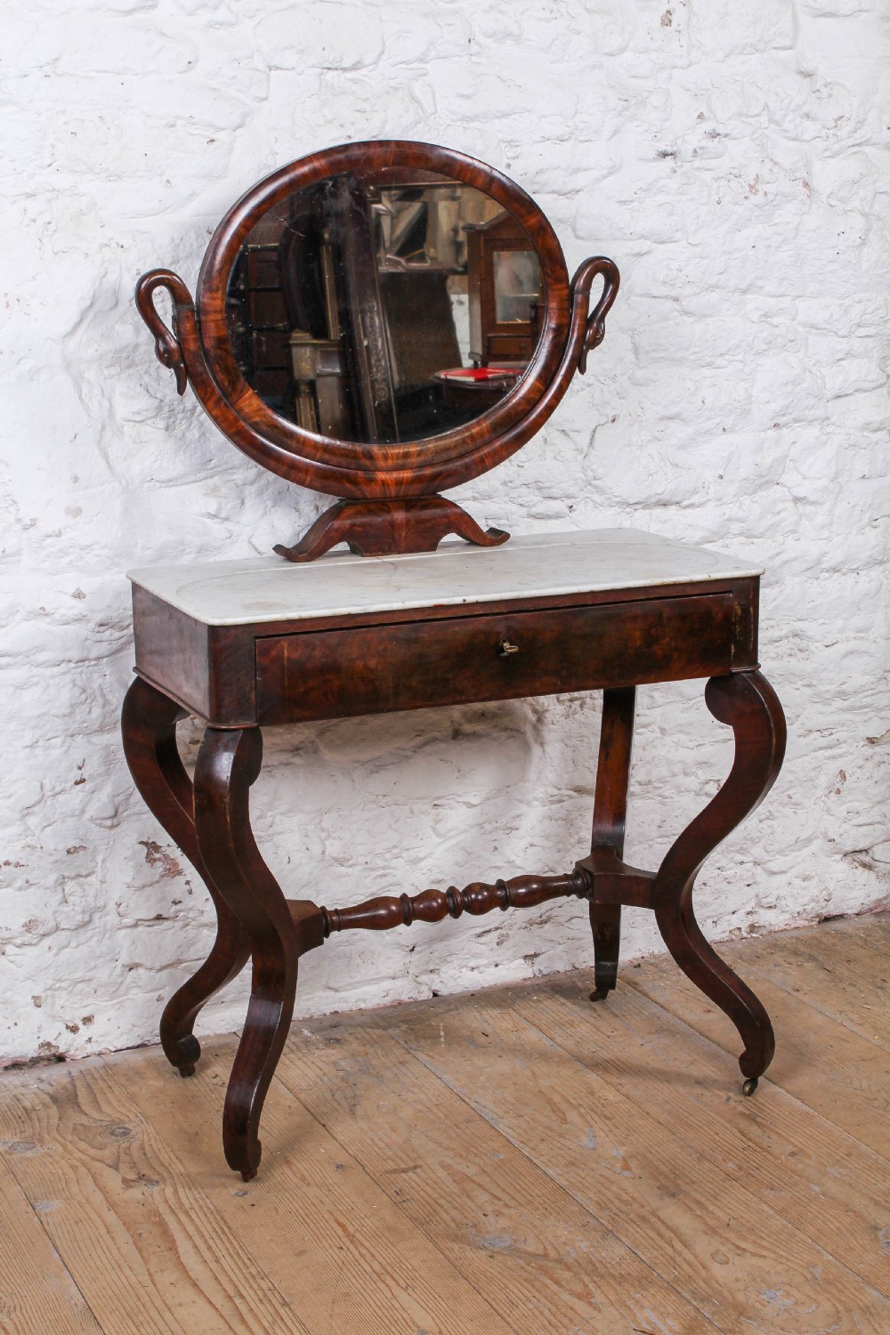 Very attractive mahogany Louis Phillipe style dressing table