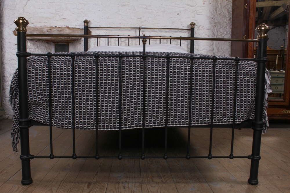 Sturdy classic Edwardian brass and black king size bed View II