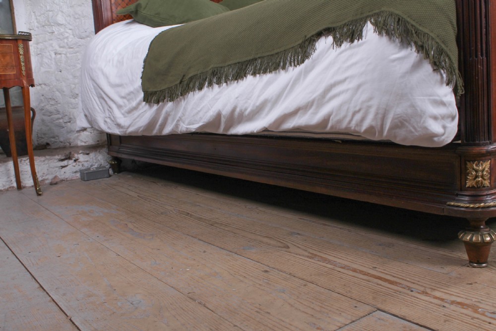 Handsome king size mahogany and fruitwood decorative bed View IX