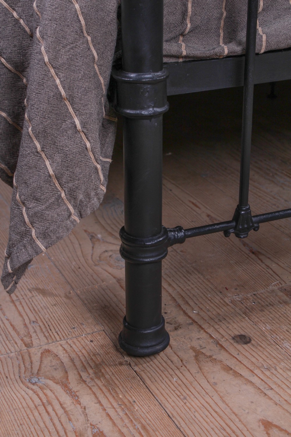 Quality super king size Victorian brass and iron bed View VI