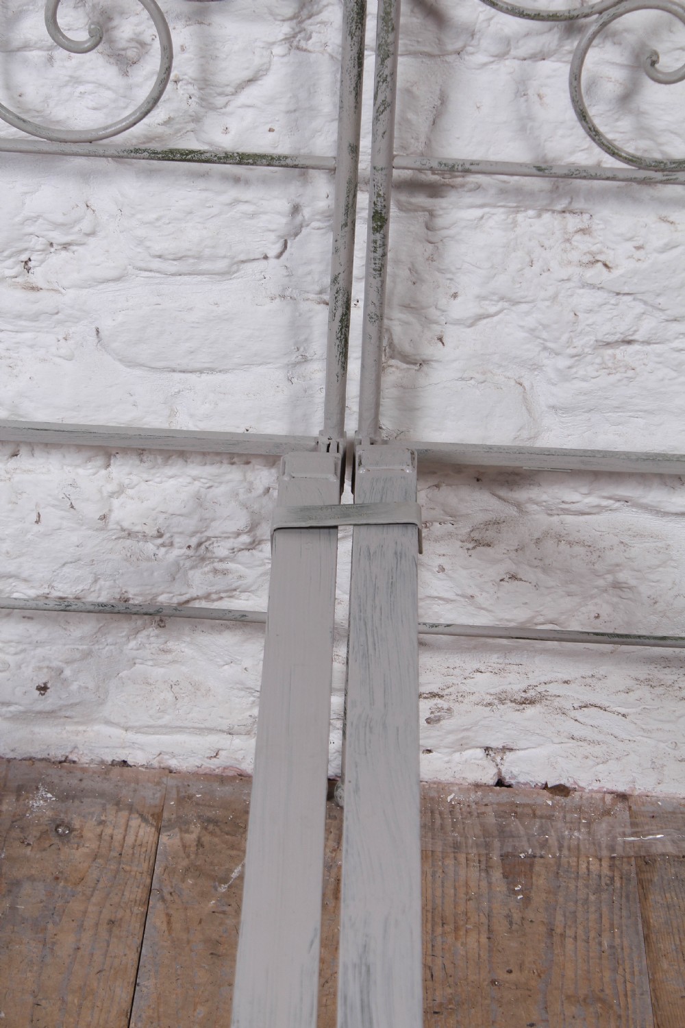 Pretty pair of small single forged iron beds (can be joined) View VII