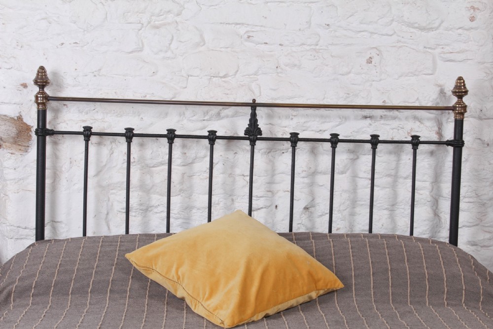 Classic black and brass king size no end bed View II